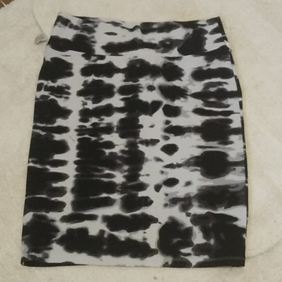 🔴 6/$15 lularoe skirt